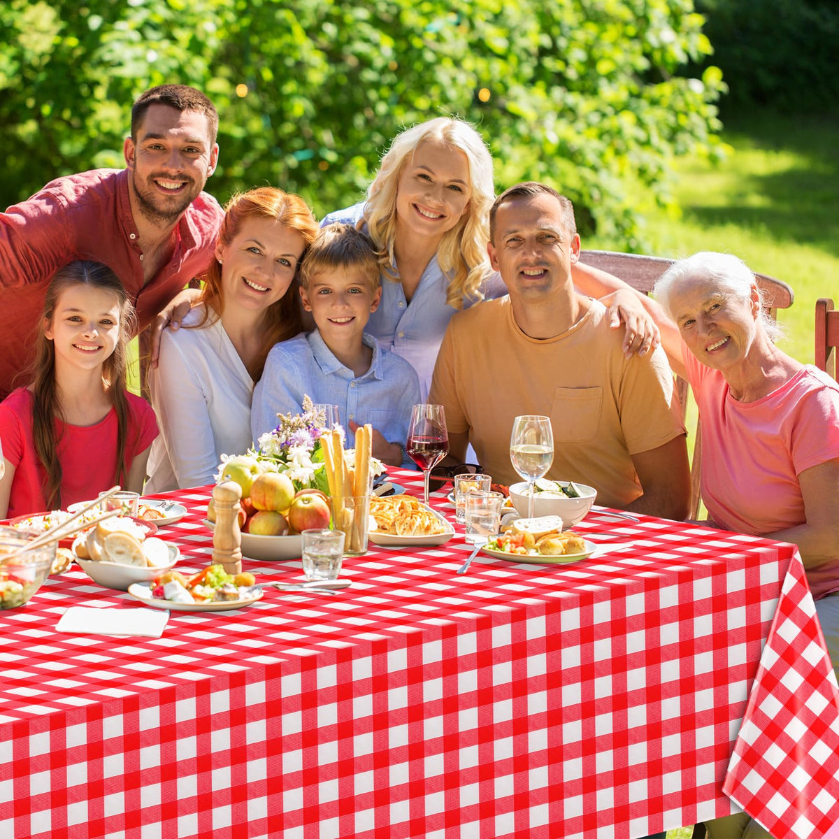 Ragnhild 12-pack tablecloths ready for large gatherings and easy cleanup.