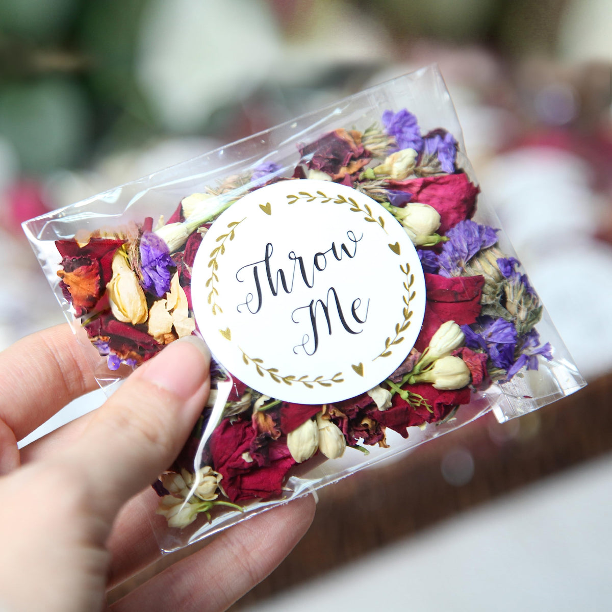 RainbowPana 50-pack biodegradable flower petals for eco-friendly weddings