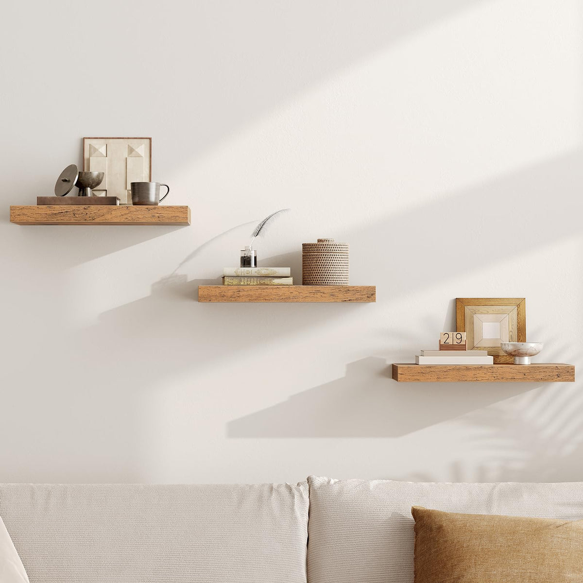 Ralgend three-piece set allows flexible horizontal, vertical, or staggered layouts.