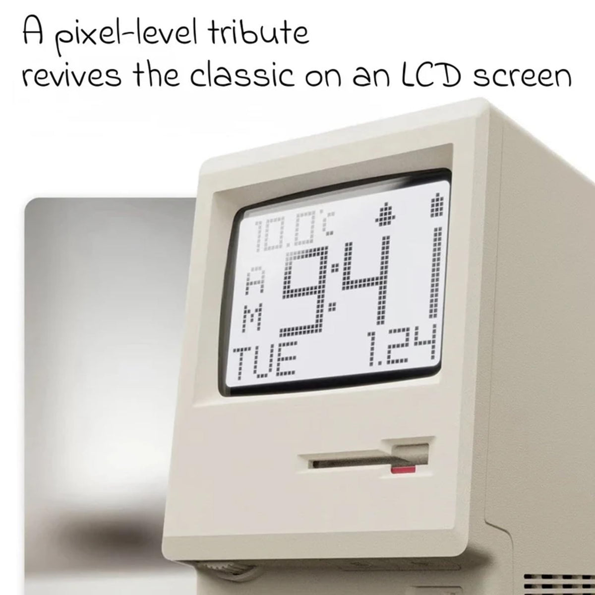 RayCue Maclock WB-8 floppy-disk prop adds nostalgic flair to desks.