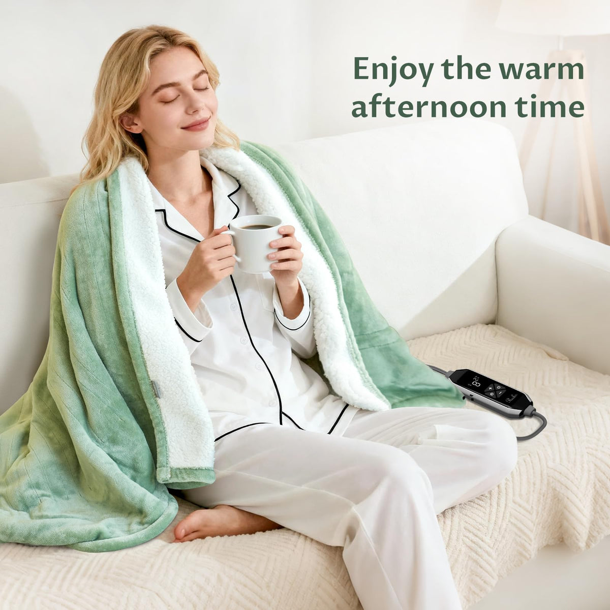 Reaks heated blanket throw is machine washable for easy care.
