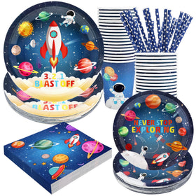 Recheel space dinner plates with astronaut design for easy party cleanup.