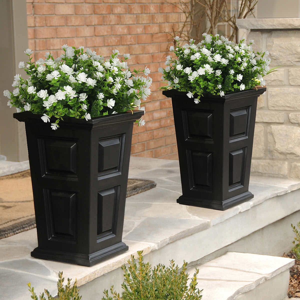 RECUTMS white UV-resistant artificial plants stay lively without watering or pruning.