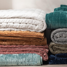 RECYCO bedroom decor-ready image featuring a clean white palette and modern styling.