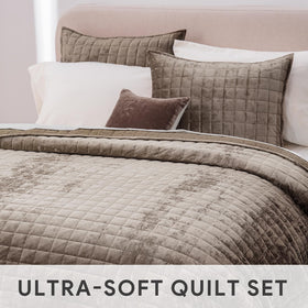 RECYCO down-alternative filling evenly distributed across the quilt