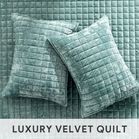 RECYCO green velvet quilt highlights durable edges for long-lasting bedding.