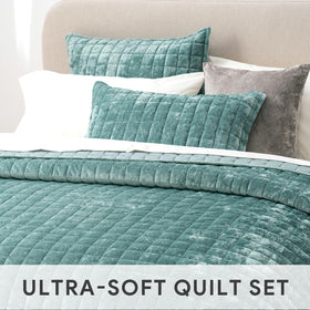 RECYCO king-size quilt is machine washable for easy care.