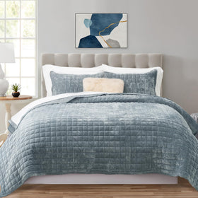 RECYCO velvet quilt showing channel-stitch pattern for durability and shape