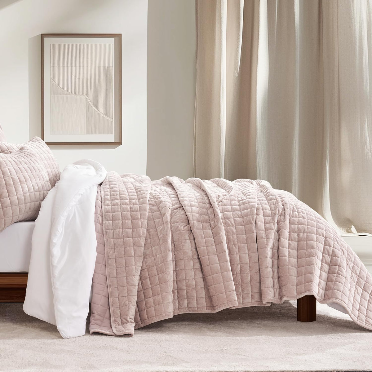 RECYCO ultra-soft velvet fabric close-up highlights premium feel and temperature-friendly comfort