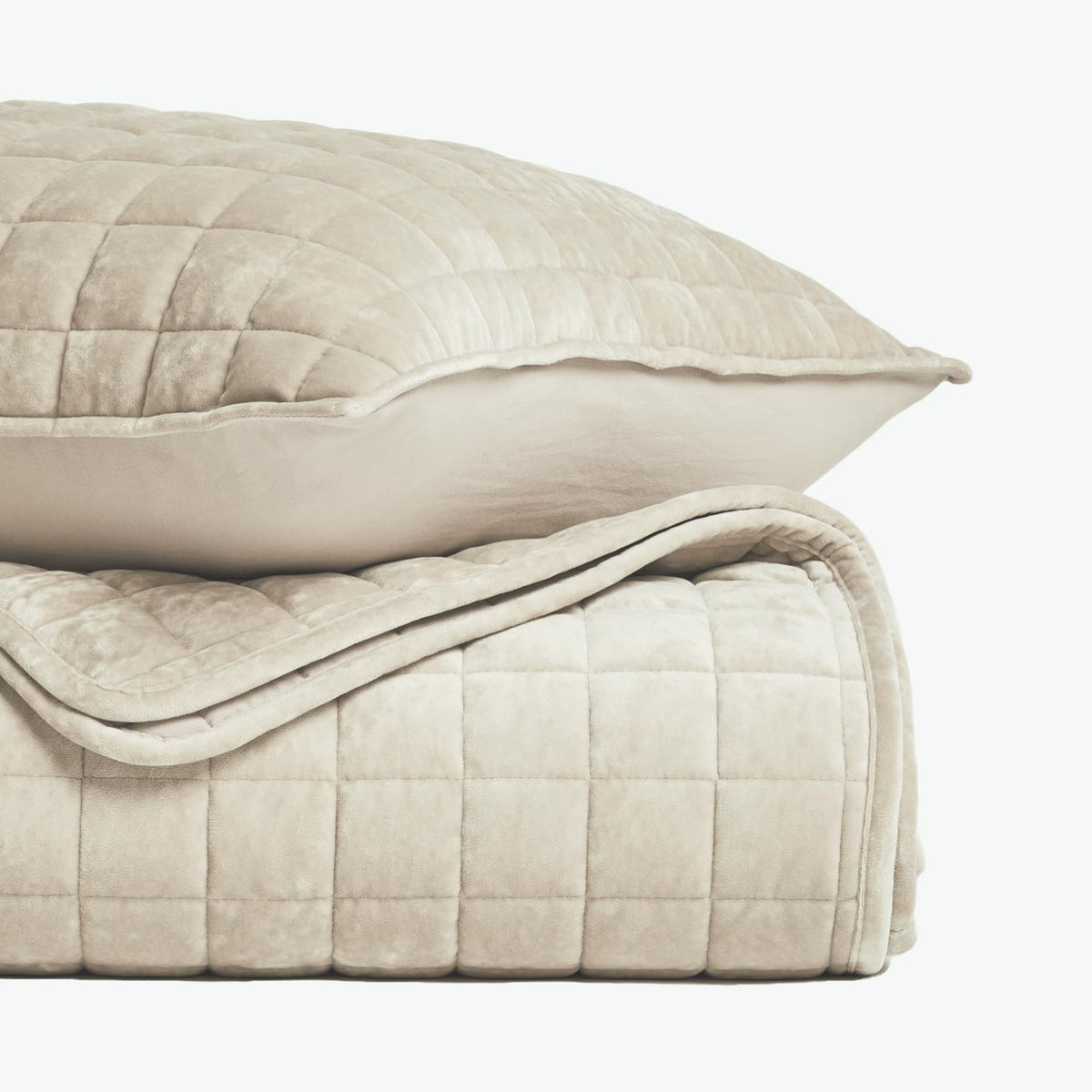 RECYCO bedspread on bed demonstrating oversized floor-length coverage