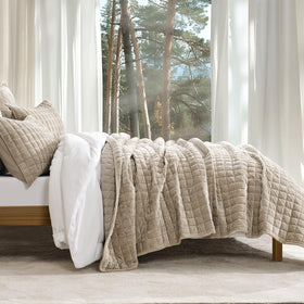 RECYCO velvet comforter close-up reveals ultra-soft texture for cozy evenings