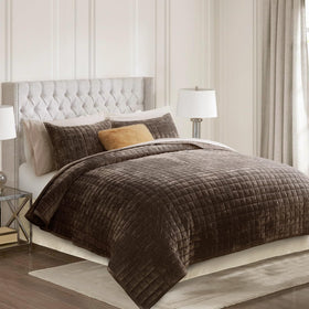 RECYCO velvet quilt channel stitch detail highlighting structured pattern and durability