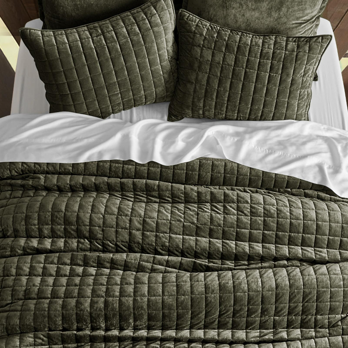 RECYCO velvet quilt channel-stitch pattern adds structured elegance.