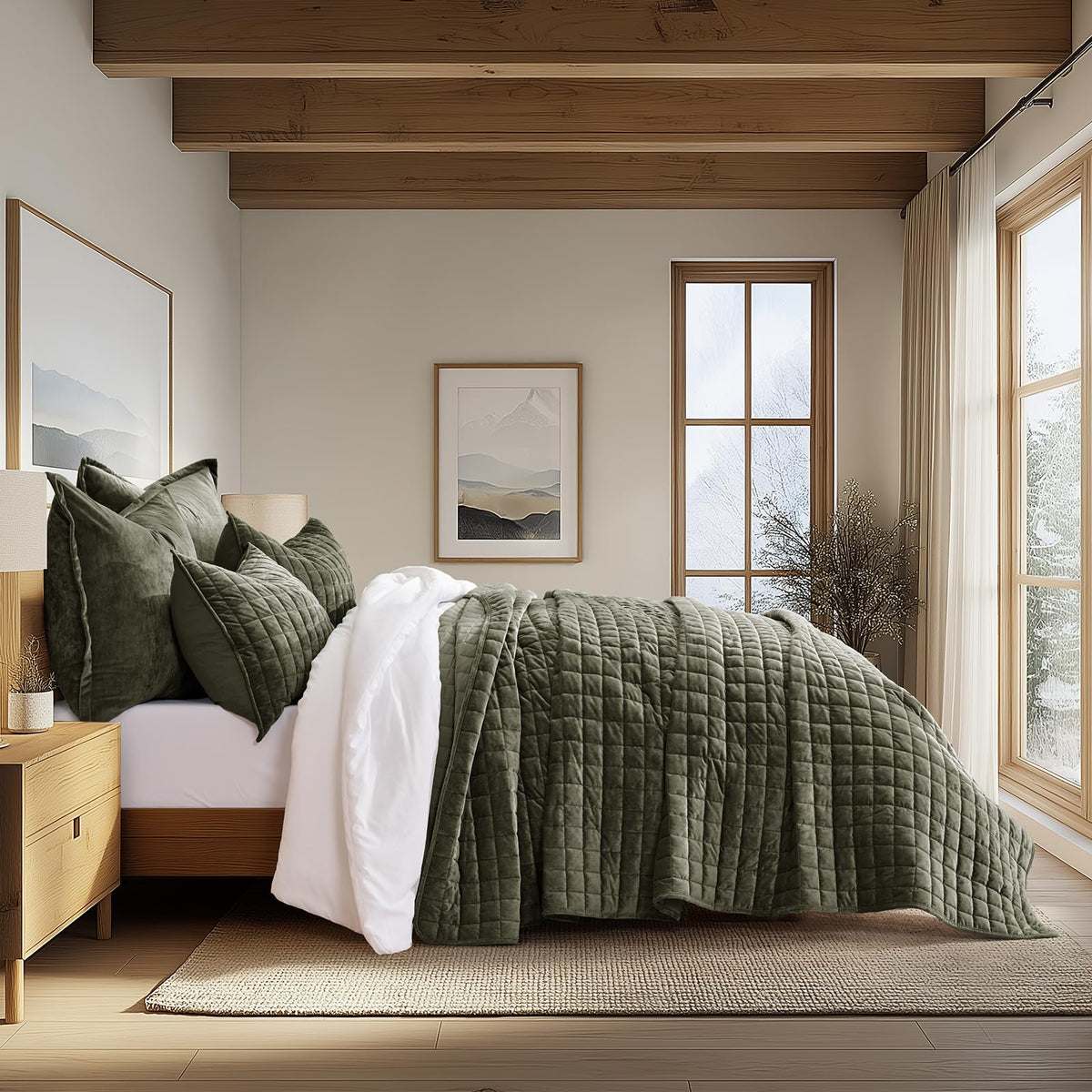 RECYCO velvet quilt close-up texture highlights ultra-soft fabric.