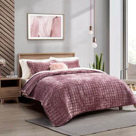 RECYCO velvet comforter fabric feels ultra-soft and breathable for all-season warmth.