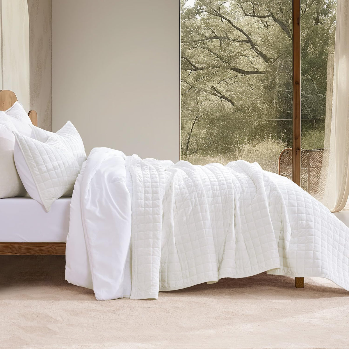 RECYCO velvet quilt close-up reveals ultra-soft velveteen and brushed texture for cozy nights.