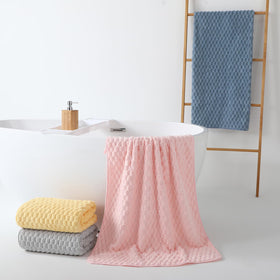 REDKISS extra-large towels with waffle weave for luxurious spa-like drying.