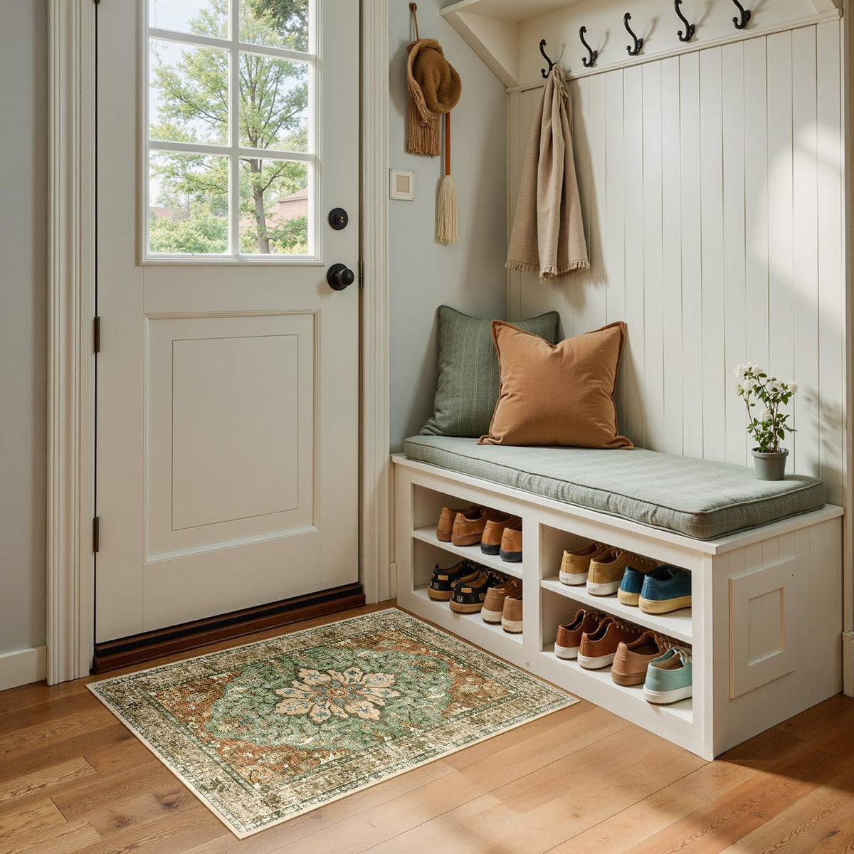 RELEANY low-pile soft texture feels comfortable underfoot.