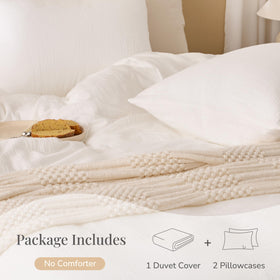 Renewroots eight corner buttons secure the duvet inside for a neat bed.