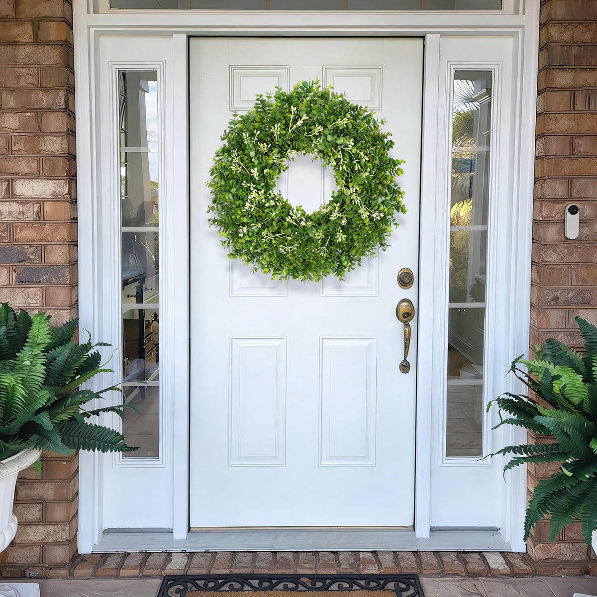 RHTRJ closeup reveals leaf veins and texture, enhancing realistic spring décor.