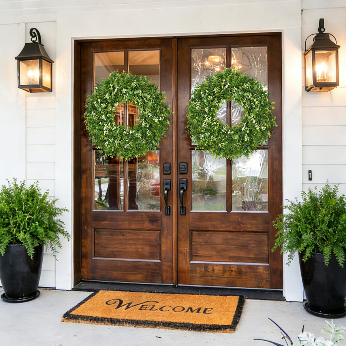 RHTRJ outdoor wreath on porch adds year-round curb appeal.