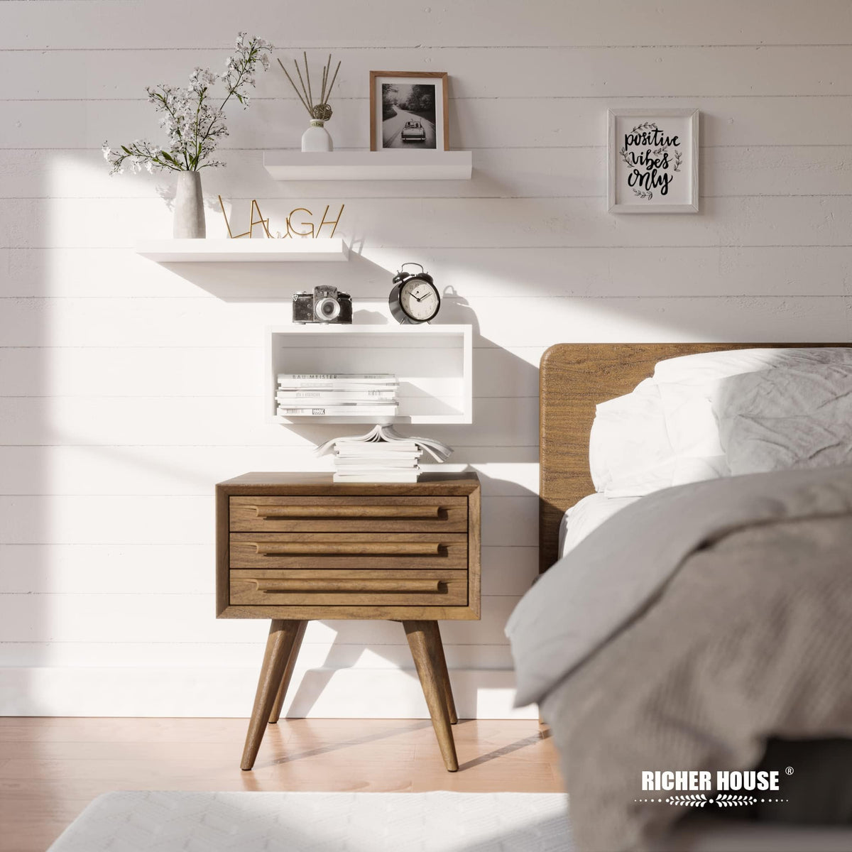 RICHER HOUSE easy-installation set shows pre-drilled holes for quick setup and minimal effort