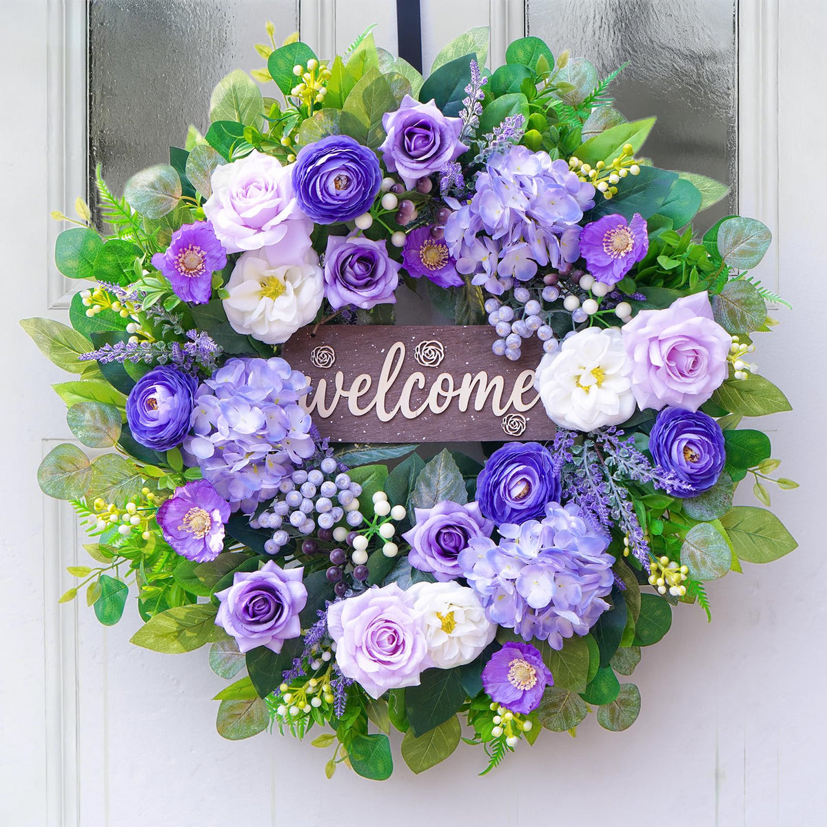 Rimalo easy-care wreath requires no watering or upkeep.