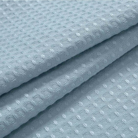 River Dream snap-in liner in blue provides a neat, removable backup for quick refresh.