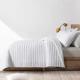 ROARINGWILD all-season quilt set on a neatly made bed