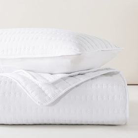 ROARINGWILD all-season versatility for year-round bedroom comfort