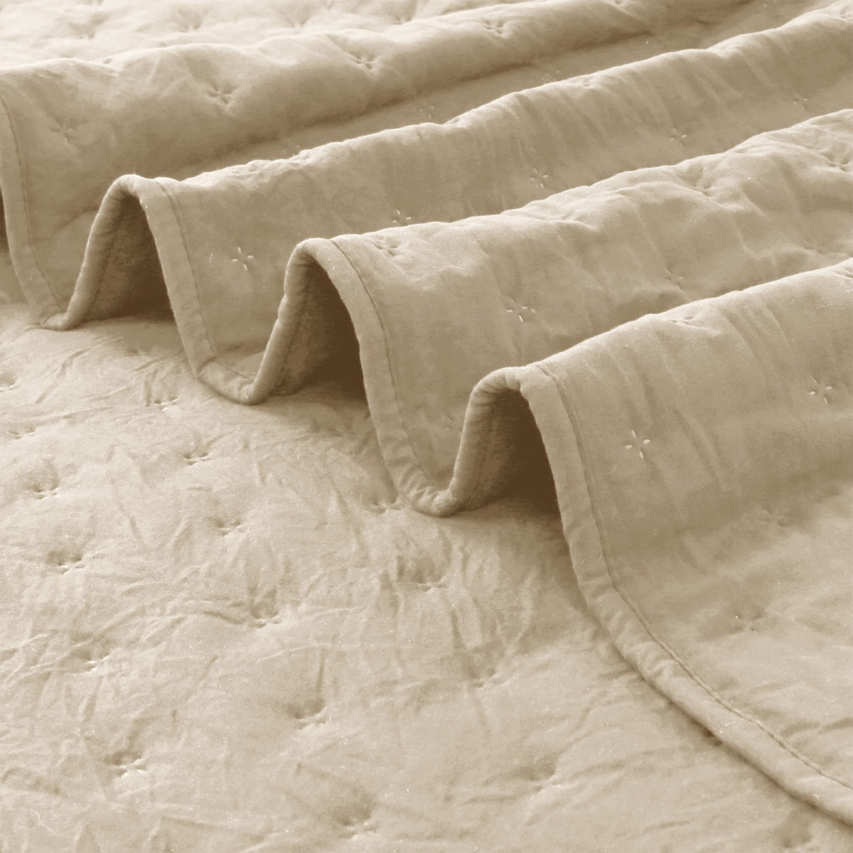 ROARINGWILD Beige Cloud coverlet showcases easy-care fabric and versatile layering options.