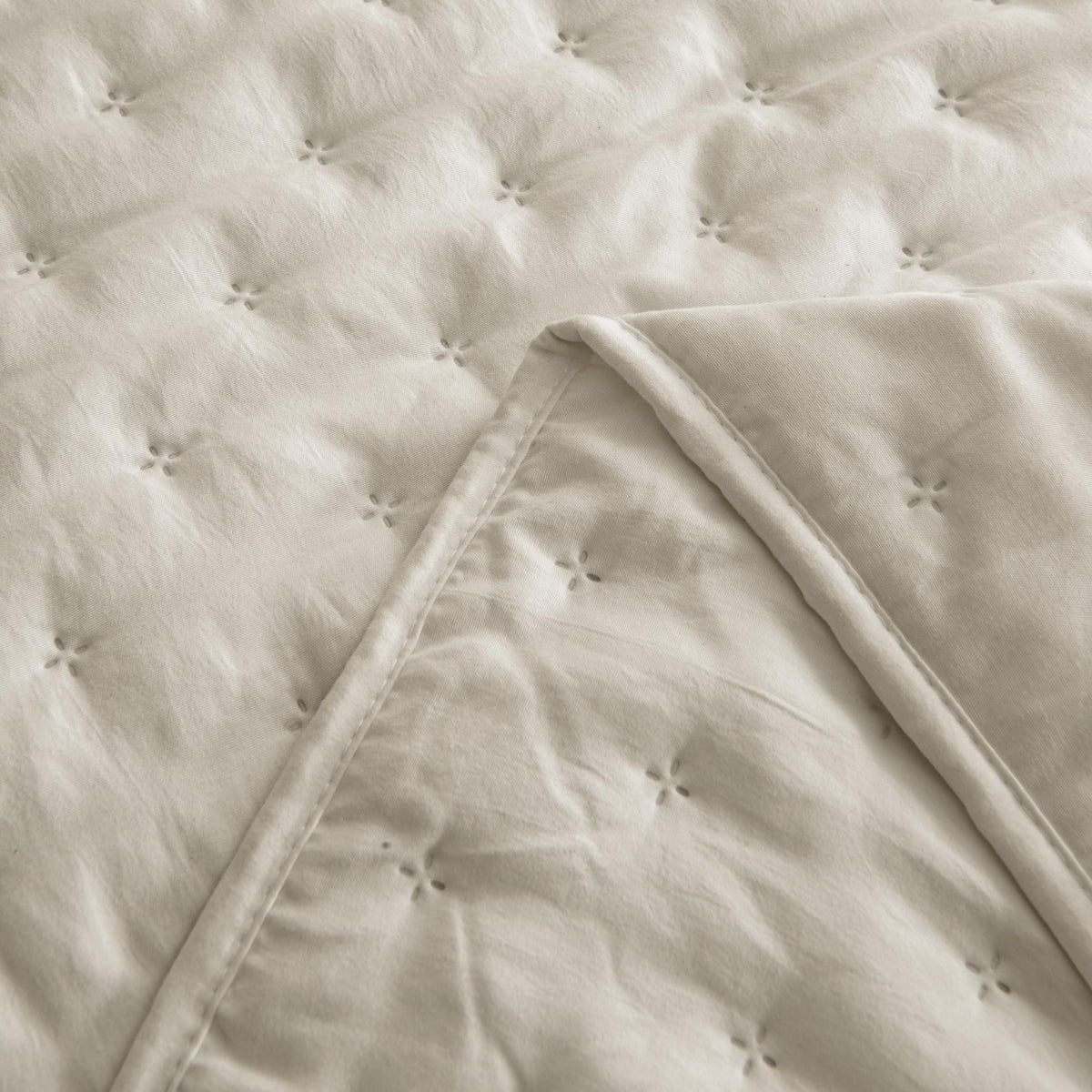 ROARINGWILD easy-care fabric ready for machine washing and quick refresh.