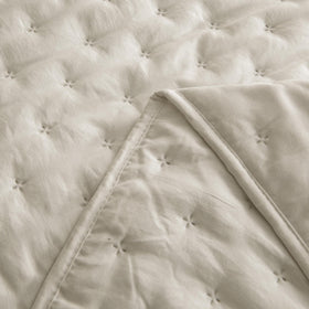 ROARINGWILD easy-care fabric ready for machine washing and quick refresh.