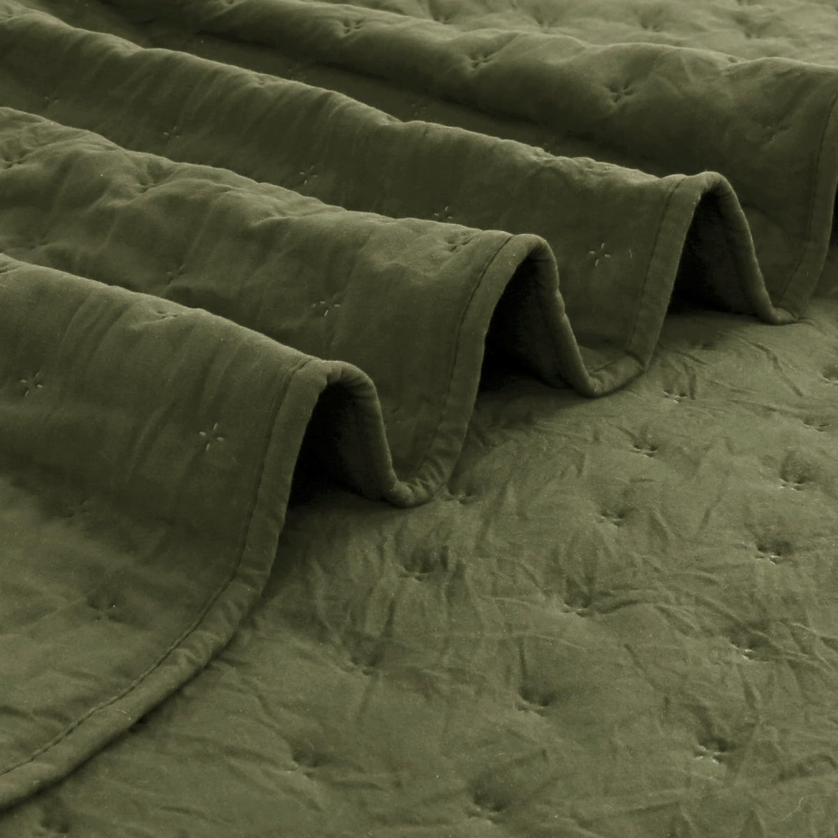ROARINGWILD Olive Green Cloud Bedroom decor in farmhouse style