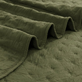 ROARINGWILD Olive Green Cloud Bedroom decor in farmhouse style