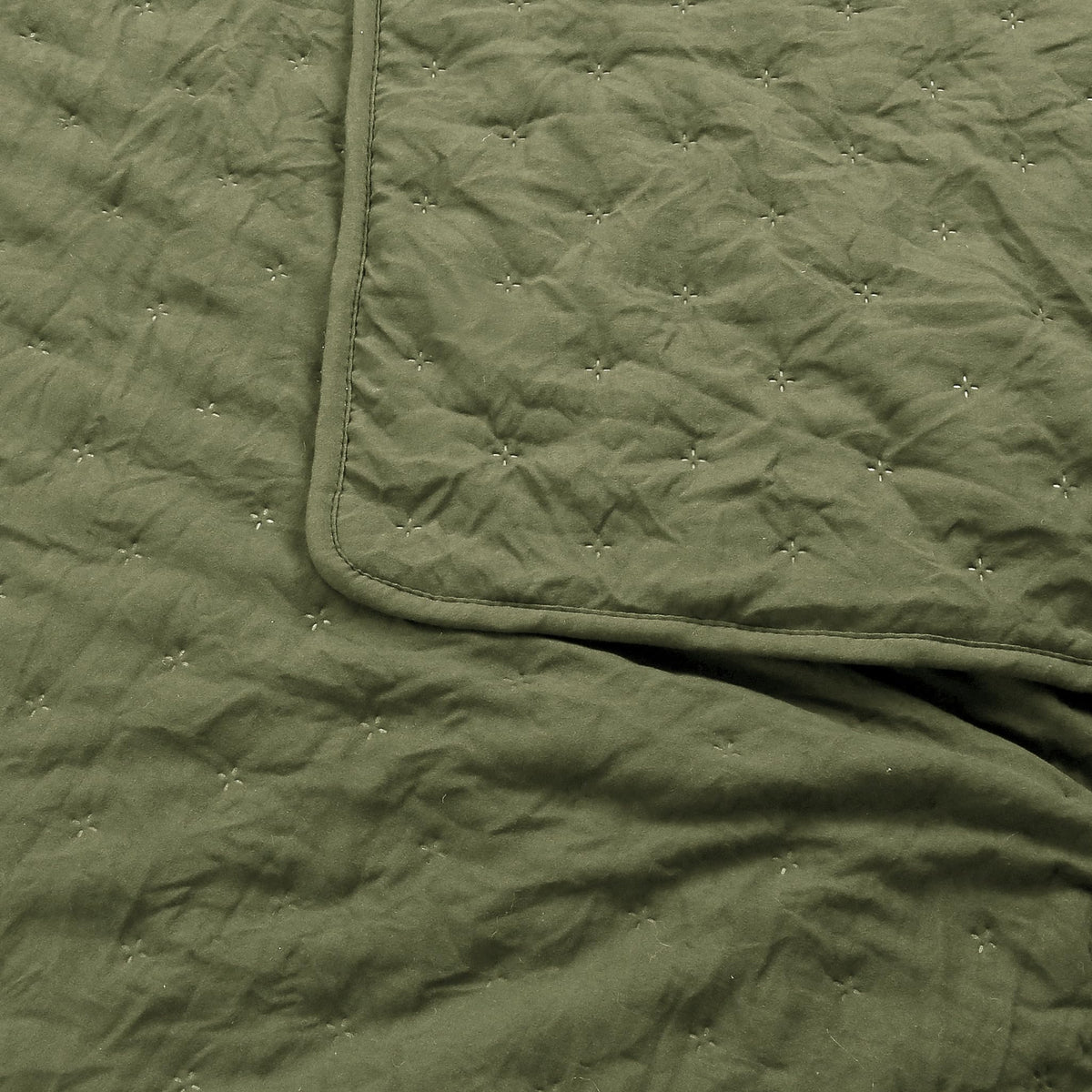 ROARINGWILD Olive Green Cloud quilt with pillow shams for coordinated bedding.