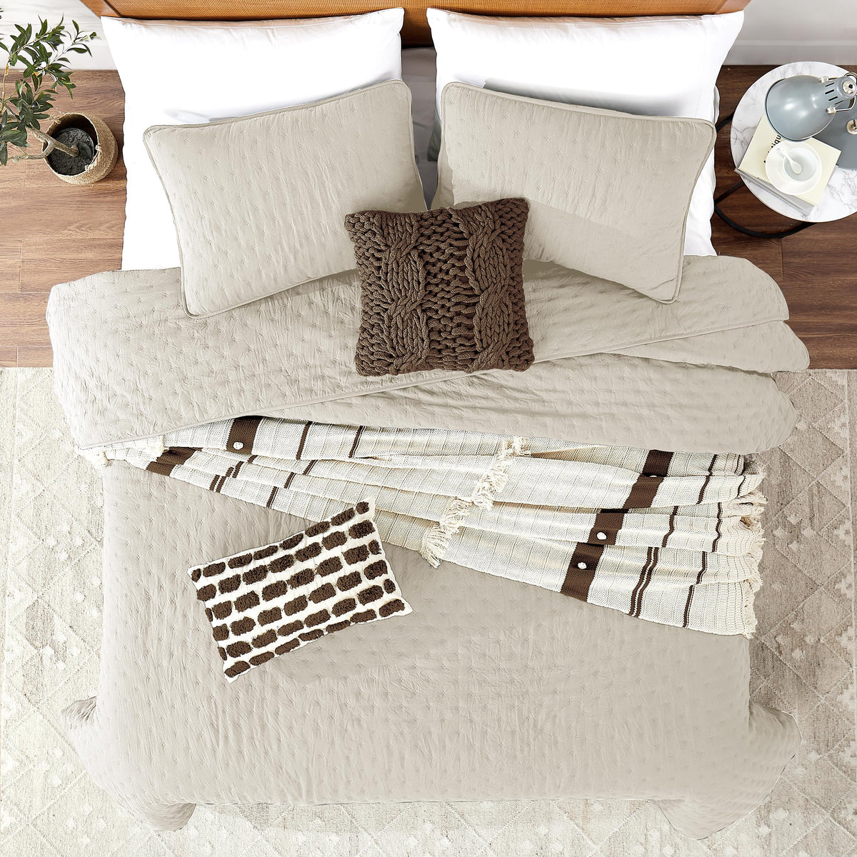 ROARINGWILD soft microfiber close-up showcases plush, skin-friendly texture.
