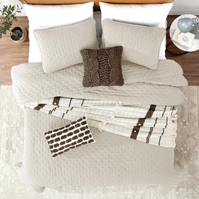 ROARINGWILD soft microfiber close-up showcases plush, skin-friendly texture.