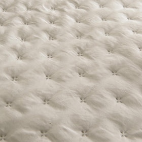 ROARINGWILD twin-size quilt packaging presents a complete, ready-to-use bedding set.