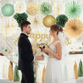 Roetyce engagement backdrop setup offers a large photo-friendly background.