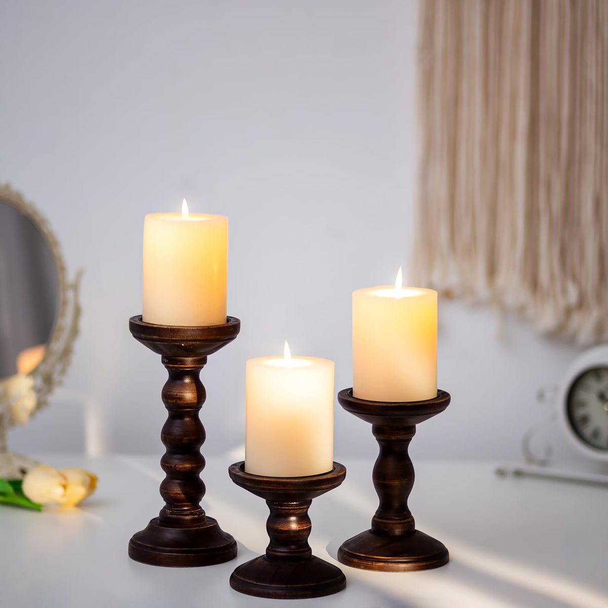 Romadedi vintage-style holders suit weddings and special occasions.