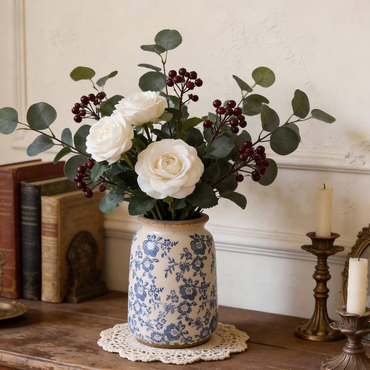 Ronasip compact 6.9-inch vase fits small spaces for blooms