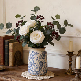 Ronasip compact 6.9-inch vase fits small spaces for blooms