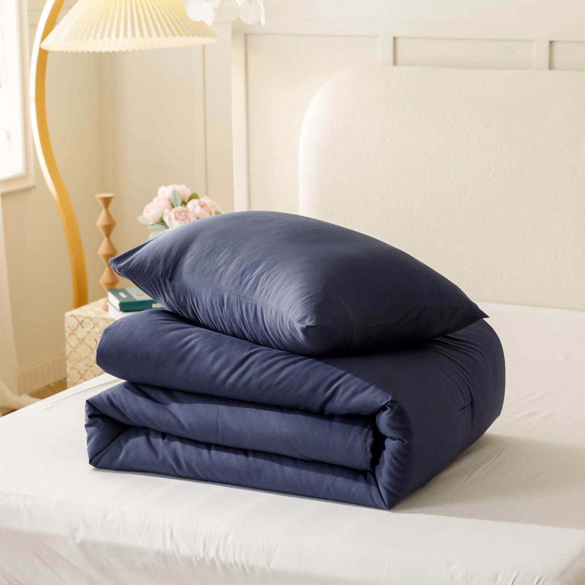 ROSGONIA navy blue pillowcase detail shows secure stitching.