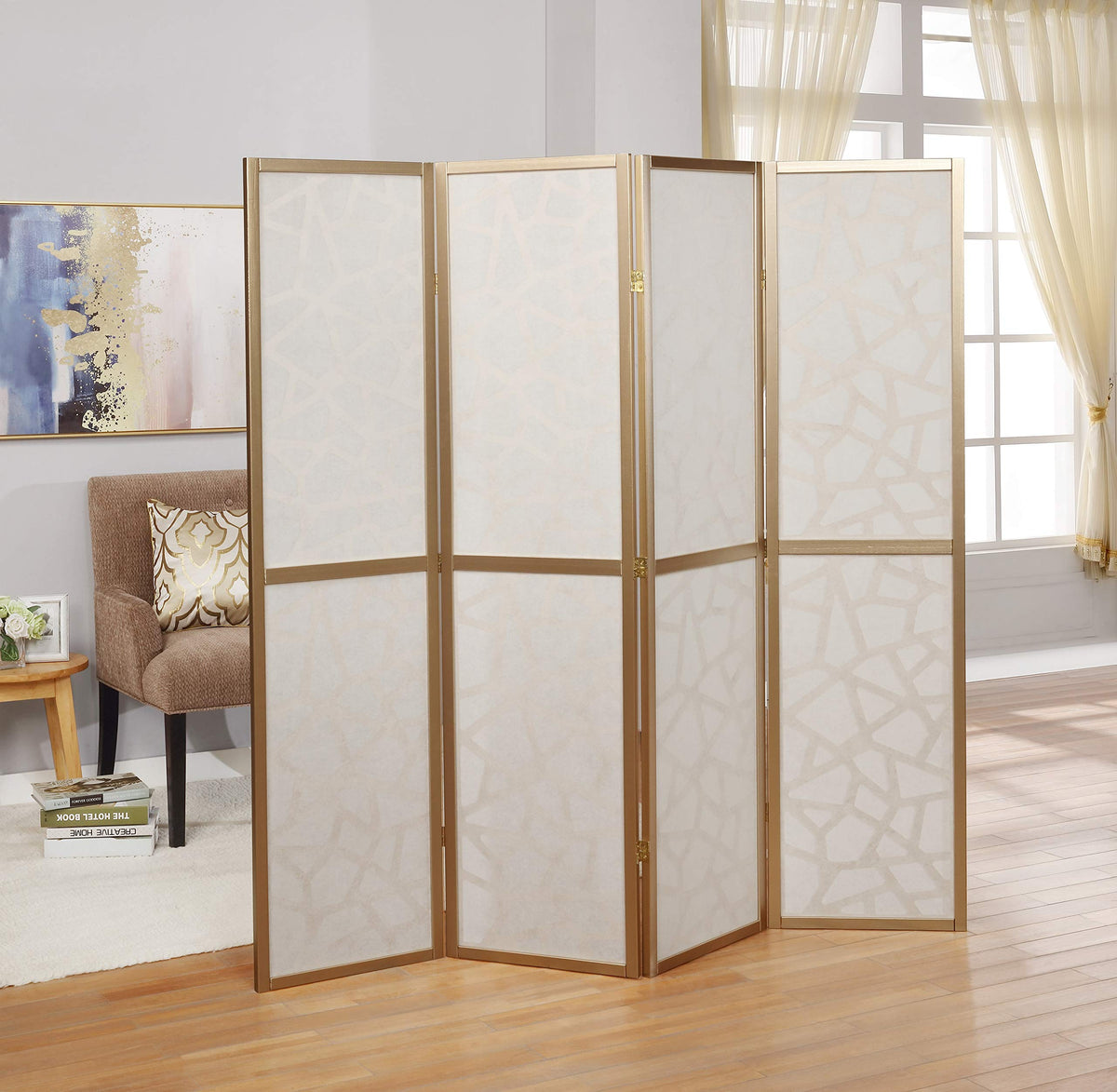 Roundhill Giyano screen comes fully assembled for immediate use and folds flat for storage.