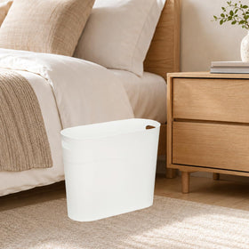 ROYFACC trash can with integrated handles for easy carrying and disposal