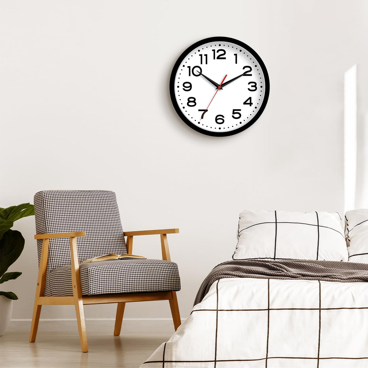 Roymnie 14-inch dial clock with large numerals for easy reading at a glance.