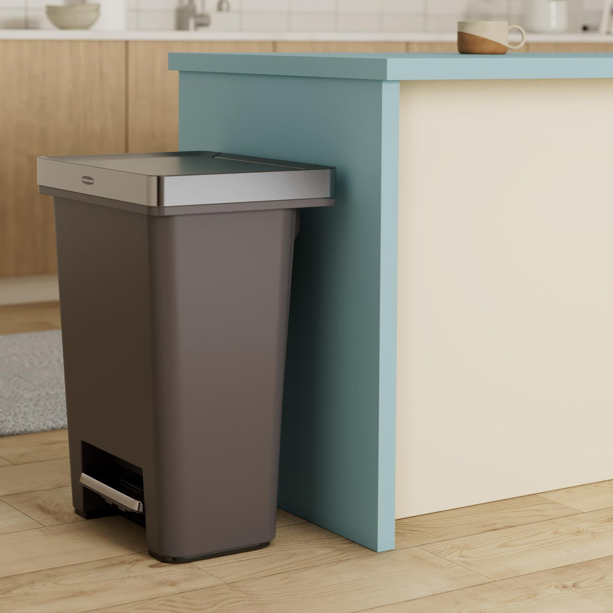 Rubbermaid Premier 19-gallon step-on trash can lid-open demonstrates quiet, controlled closure for busy homes