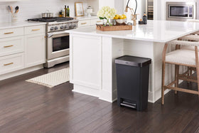 Rubbermaid Premier Series III slow-close lid reduces noise during daily tasks