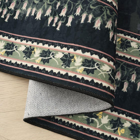 Rugcomf Circle Rug soft-pile-closeup showcases plush texture underfoot.